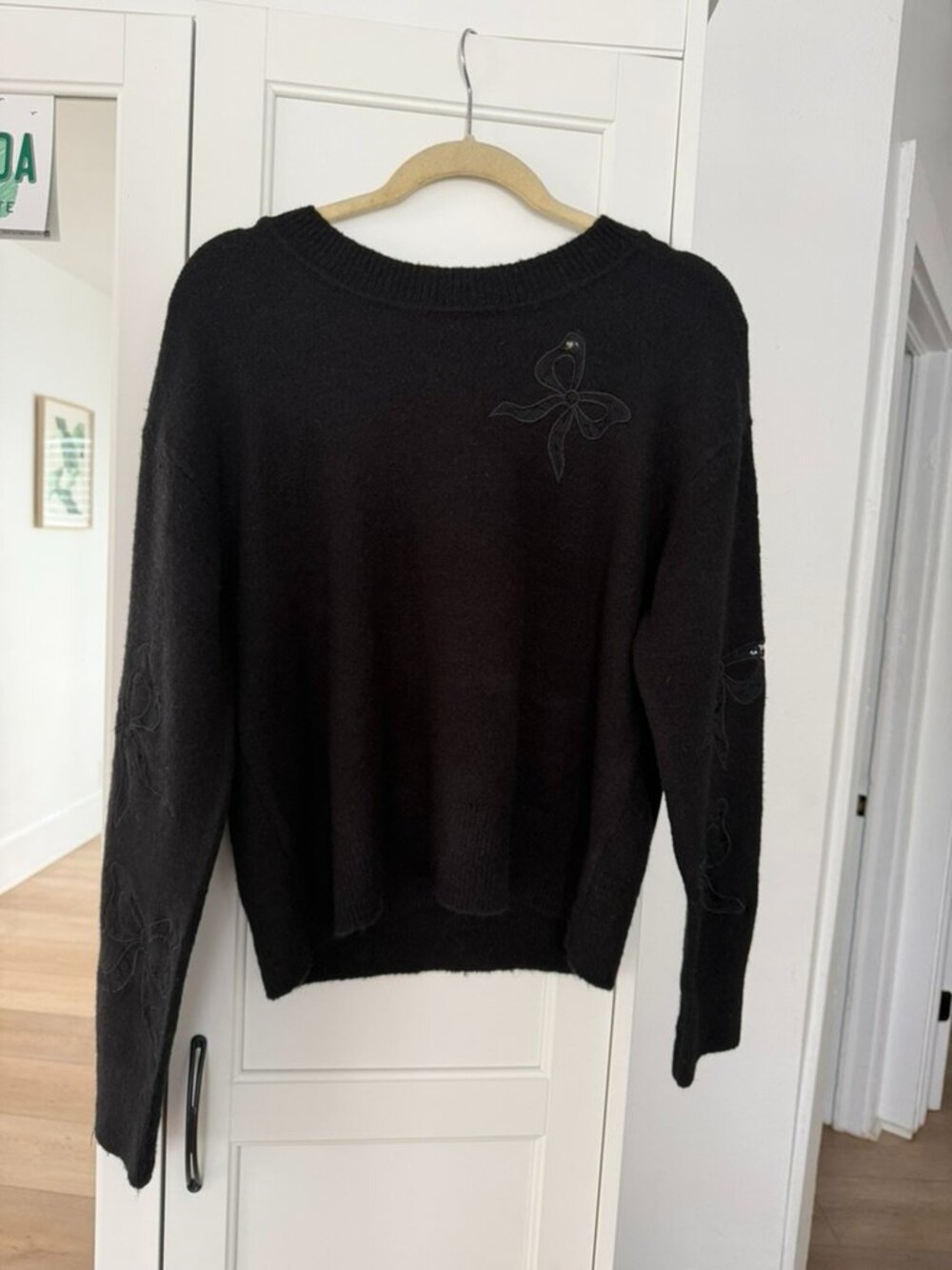 * 1.STATE NWT Rich Black Bow Applique Knit Pullover Sweater M
